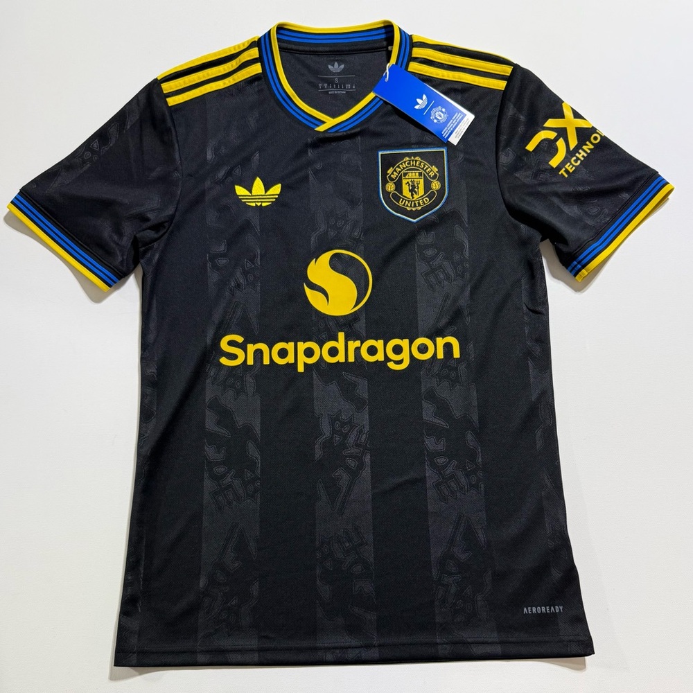 Adidas MANCHESTER UNITED 25/26 THIRD JERSEY SIZE SMALL.